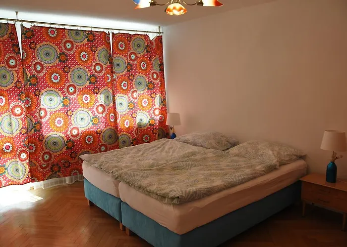 Botanic Garden Apartment